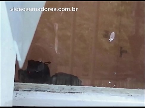 ❤️ Korneca viro rigardante sian amatinon kun alia ulo, registrante fikan filmeton sen ĝeni la paron ❤️❌ Sekso ĉe ni ❌️❤